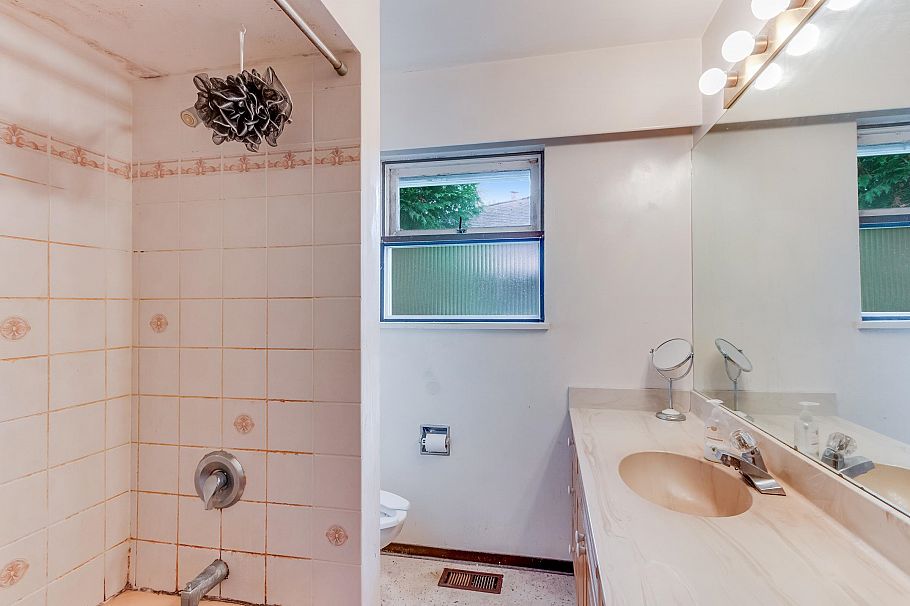 1928 Ridgeway Avenue North Vancouver, BC - 12