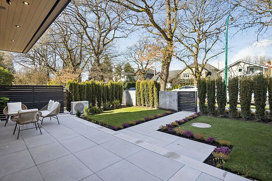 1 3036 W 13th Avenue Vancouver, BC - 3