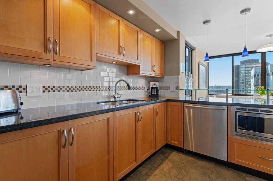 1203 1236 Bidwell Street Vancouver, BC - 13