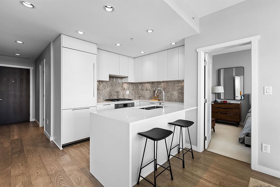 1210 118 Carrie Cates Court North Vancouver, BC - 9