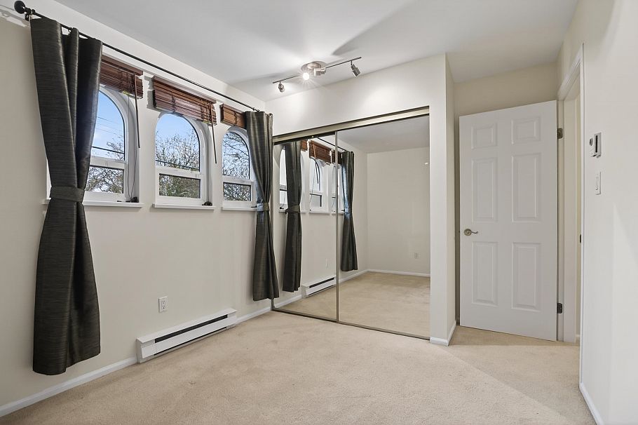 4 3301 W 16th Avenue Vancouver, BC - 18