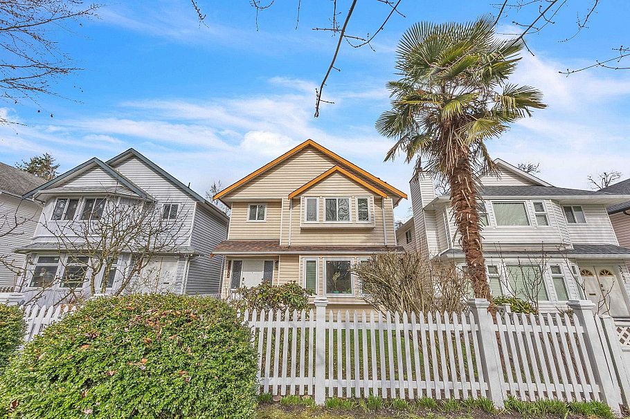 3539 Napier Street Vancouver, BC - 27