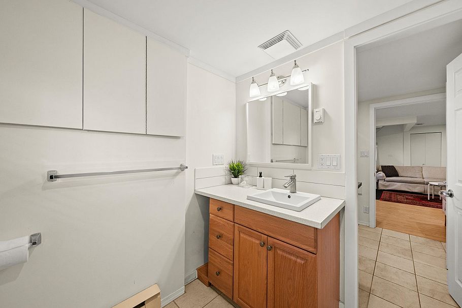 1436 Grand Boulevard North Vancouver, BC - 30