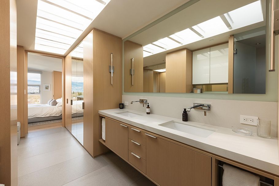 3250 W 20th Avenue Vancouver, BC - 9