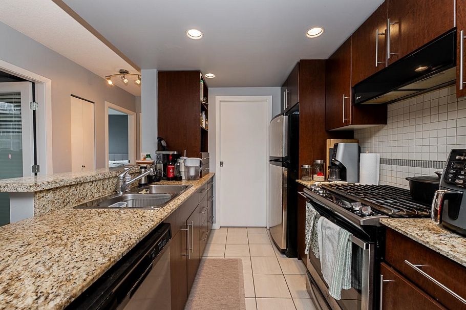 301 583 Beach Crescent Vancouver, BC - 19