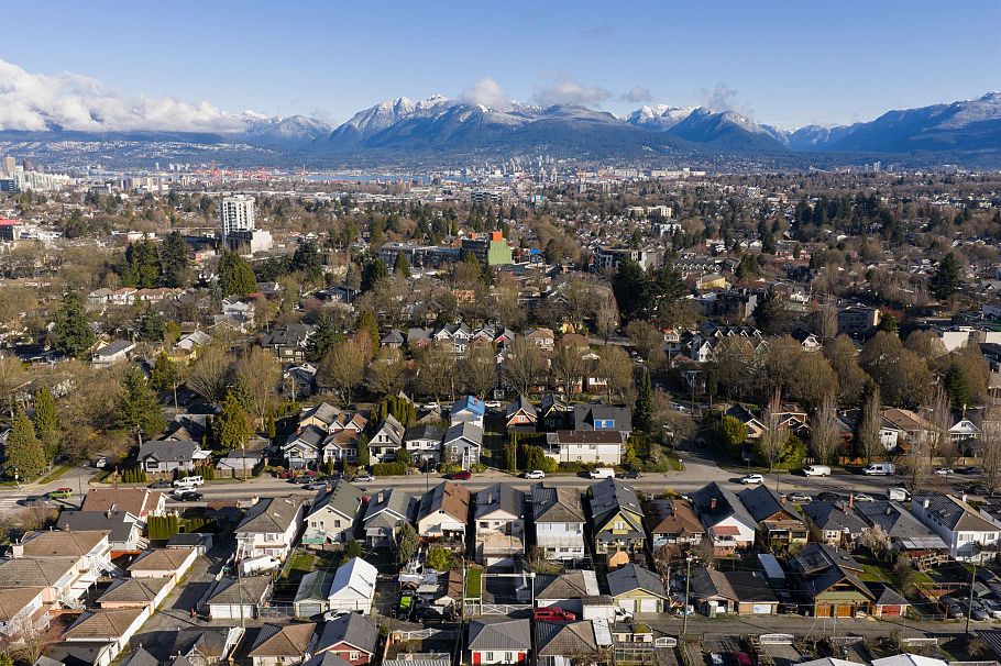 1266 E King Edward Avenue Vancouver, BC - 12