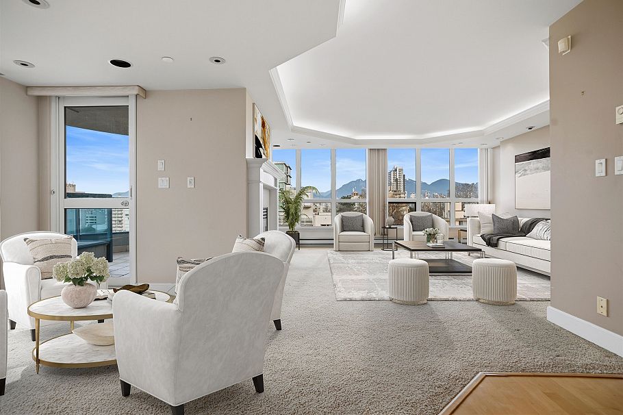 8 1350 W 14th Avenue Vancouver, BC - 2