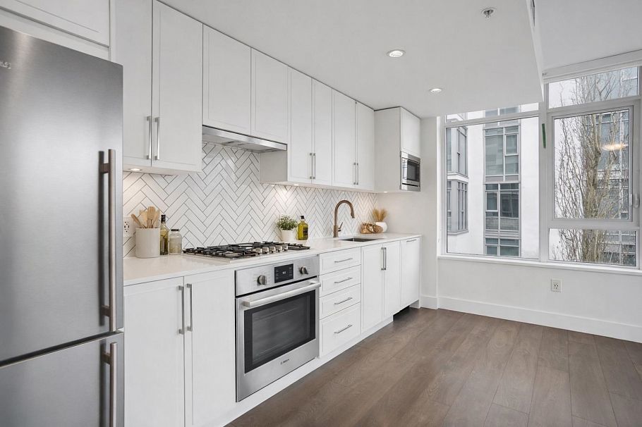 302 2455 Kingsway Vancouver, BC - 4