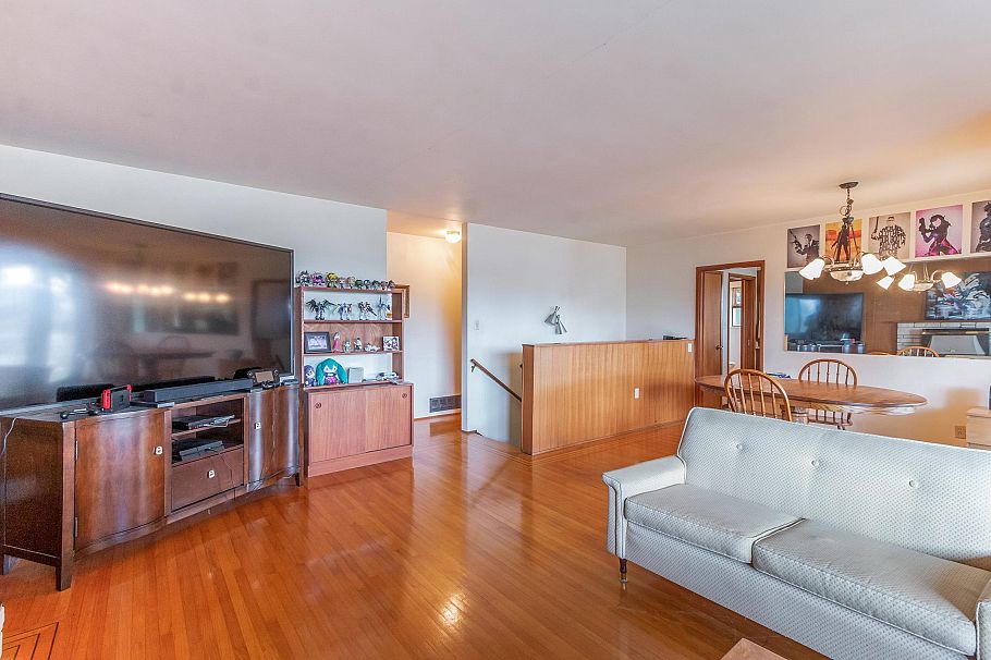 1928 Ridgeway Avenue North Vancouver, BC - 9