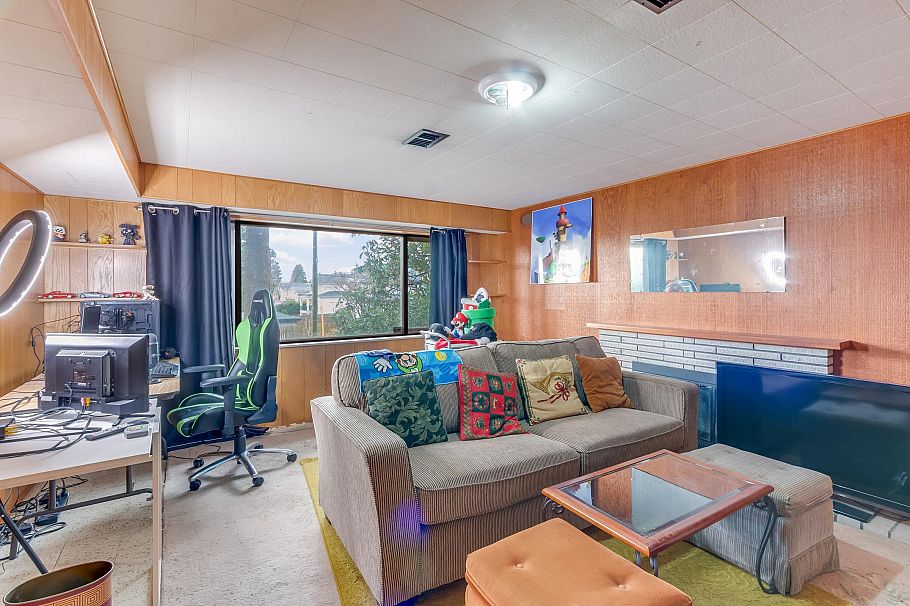 1928 Ridgeway Avenue North Vancouver, BC - 21