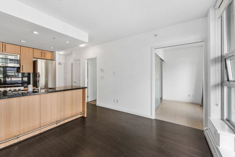 701 1708 Columbia Street Vancouver, BC - 8