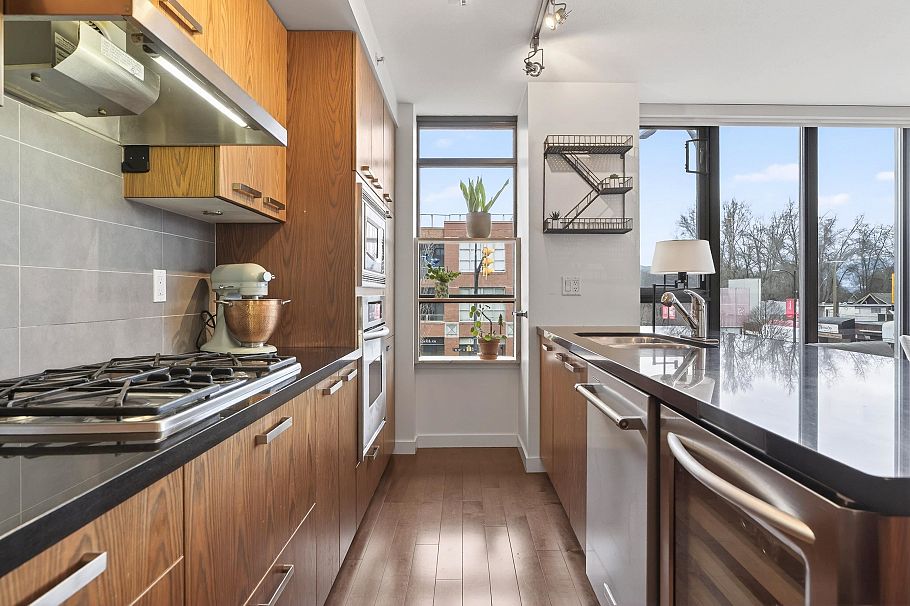 207 3228 Tupper Street Vancouver, BC - 8