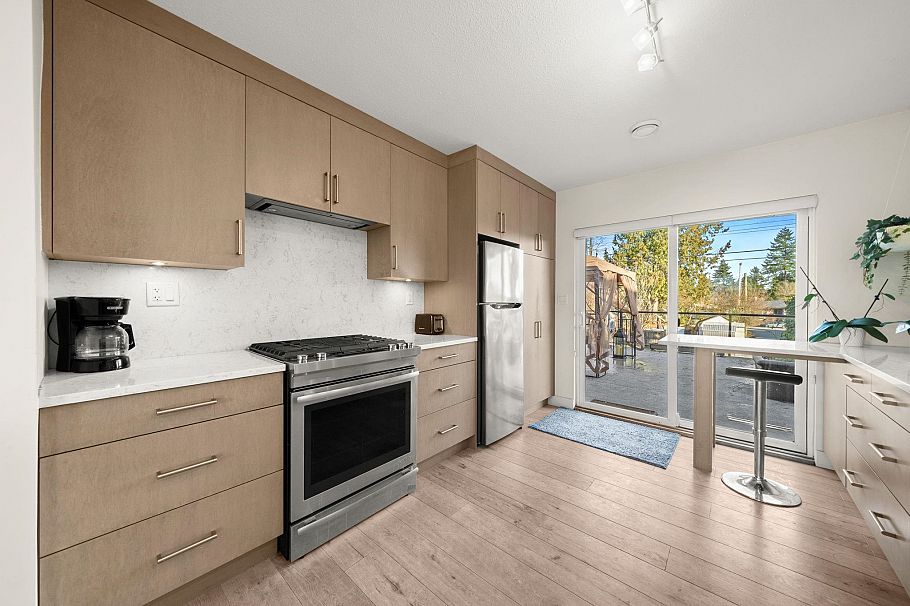 1436 Grand Boulevard North Vancouver, BC - 6