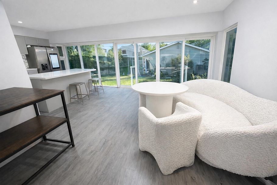 4450 Granville Street Vancouver, BC - 2