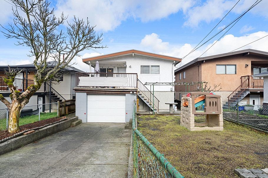 2540 E 24th Avenue Vancouver, BC - 37