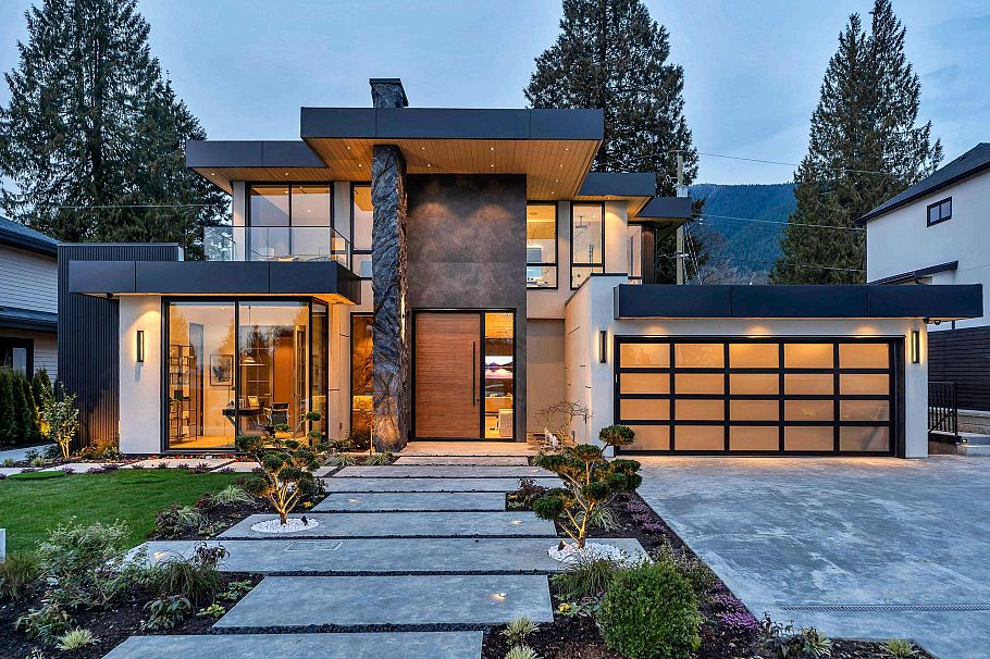 922 Wentworth Avenue North Vancouver, BC - 1