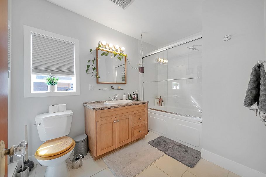 1847 Kitchener Street Vancouver, BC - 9