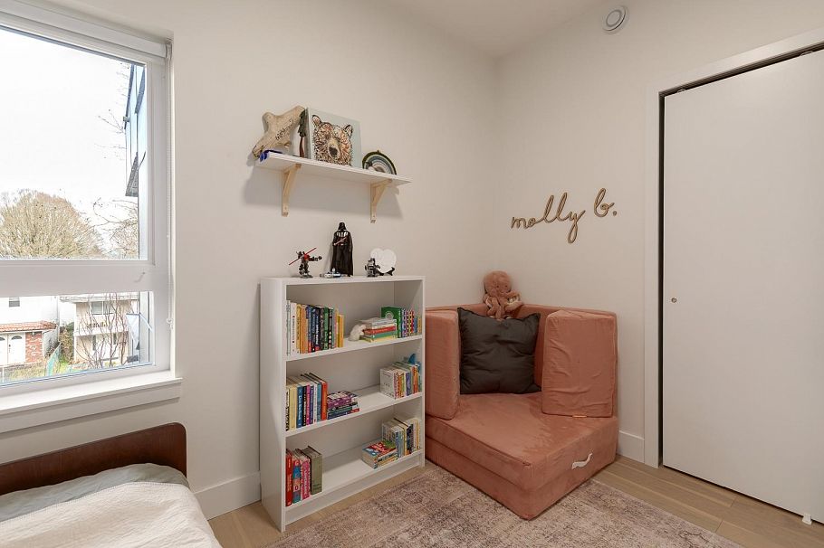 305 2666 Duke Street Vancouver, BC - 21