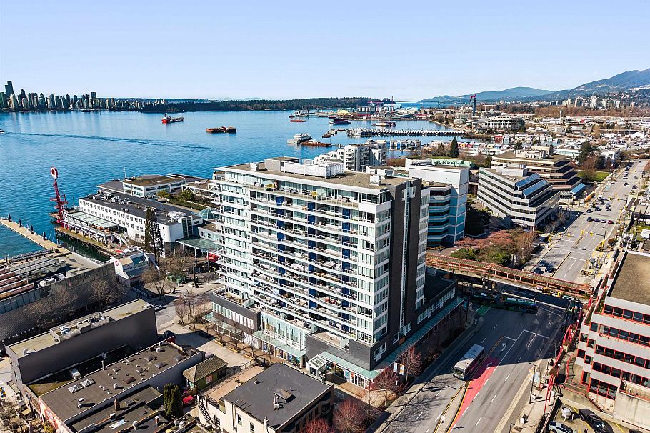 1210 118 Carrie Cates Court North Vancouver, BC - 31