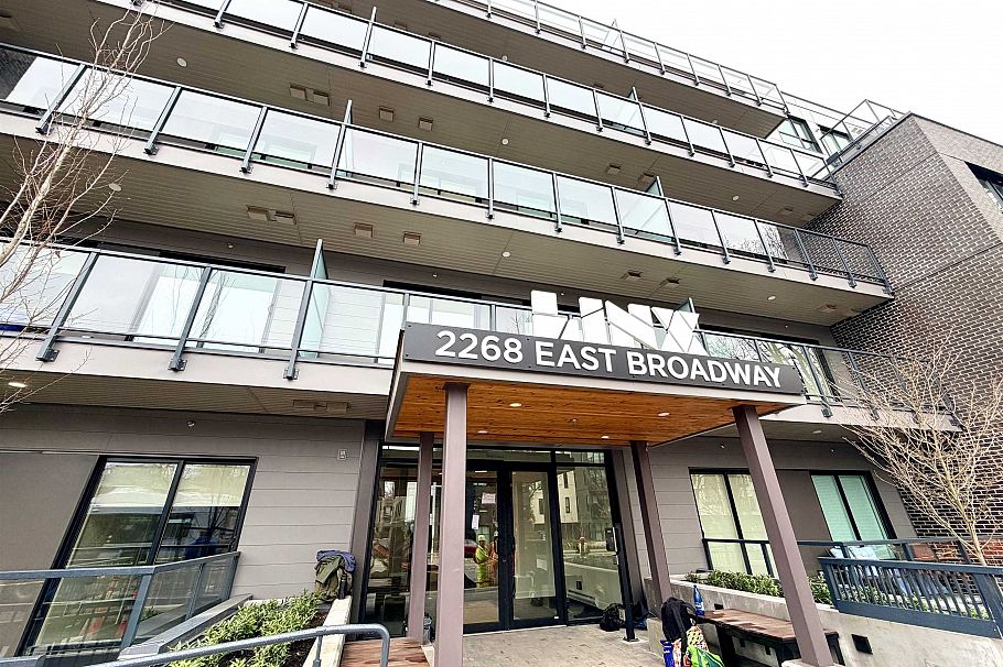 105 2268 E Broadway Street Vancouver, BC - 1