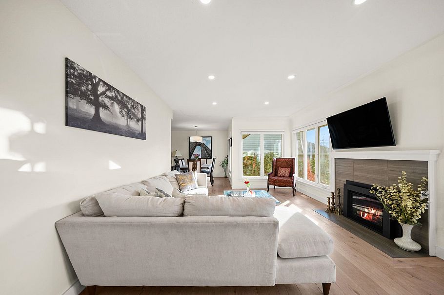 1436 Grand Boulevard North Vancouver, BC - 4