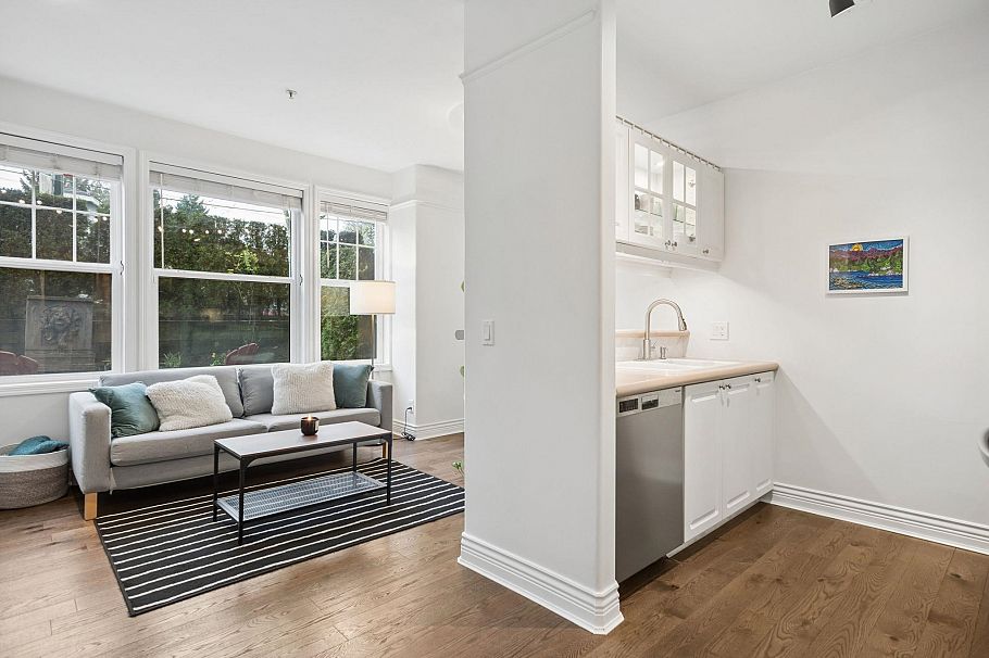 978 W 16th Avenue Vancouver, BC - 16