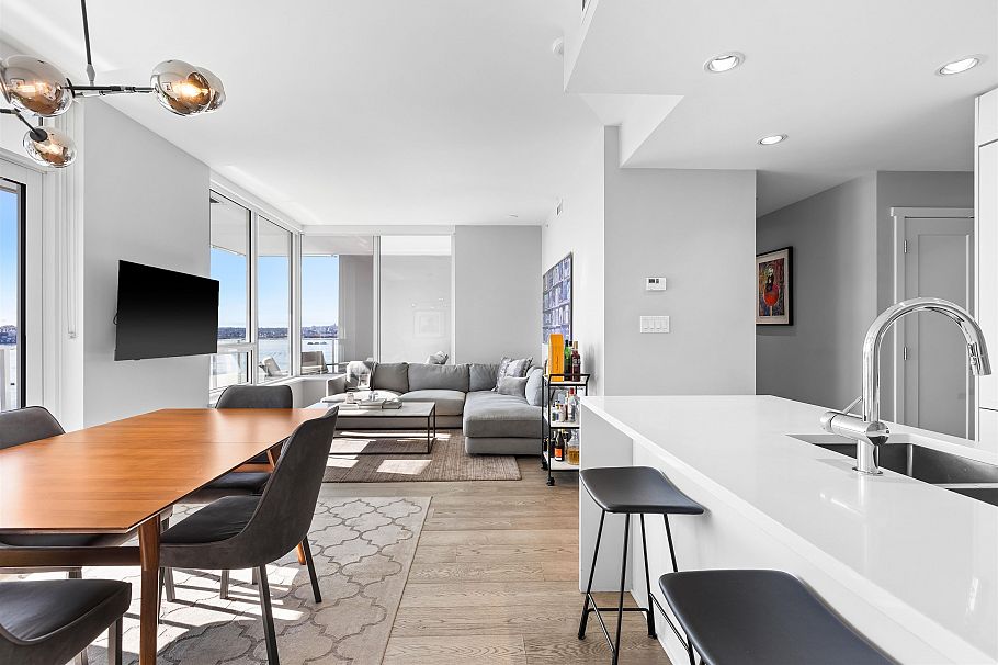 1210 118 Carrie Cates Court North Vancouver, BC - 15