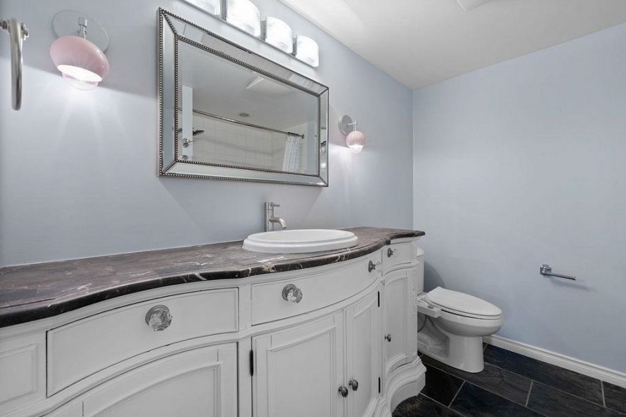 210 236 W 2nd Street North Vancouver, BC - 9