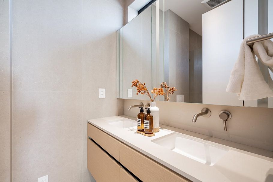 1 372 37 Avenue Vancouver, BC - 23