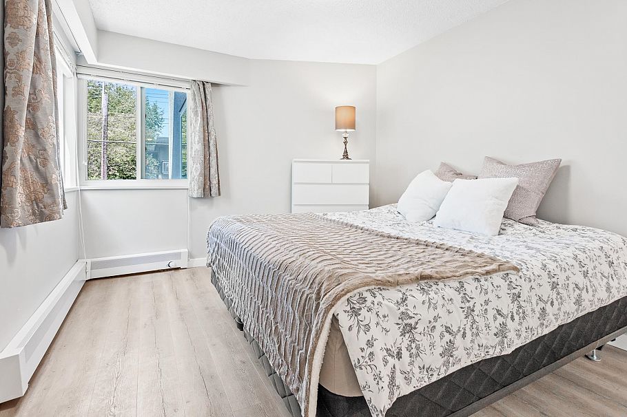 206 1149 W 11th Avenue Vancouver, BC - 11