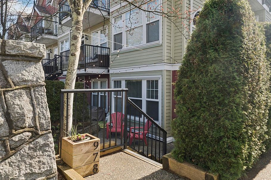 978 W 16th Avenue Vancouver, BC - 4