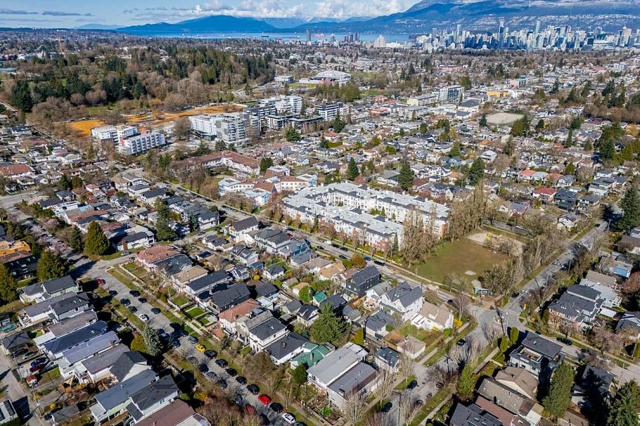 1 372 37 Avenue Vancouver, BC - 32