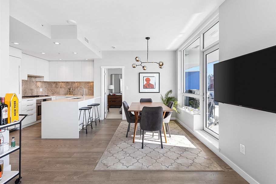 1210 118 Carrie Cates Court North Vancouver, BC - 8