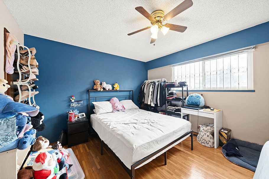 2540 E 24th Avenue Vancouver, BC - 18