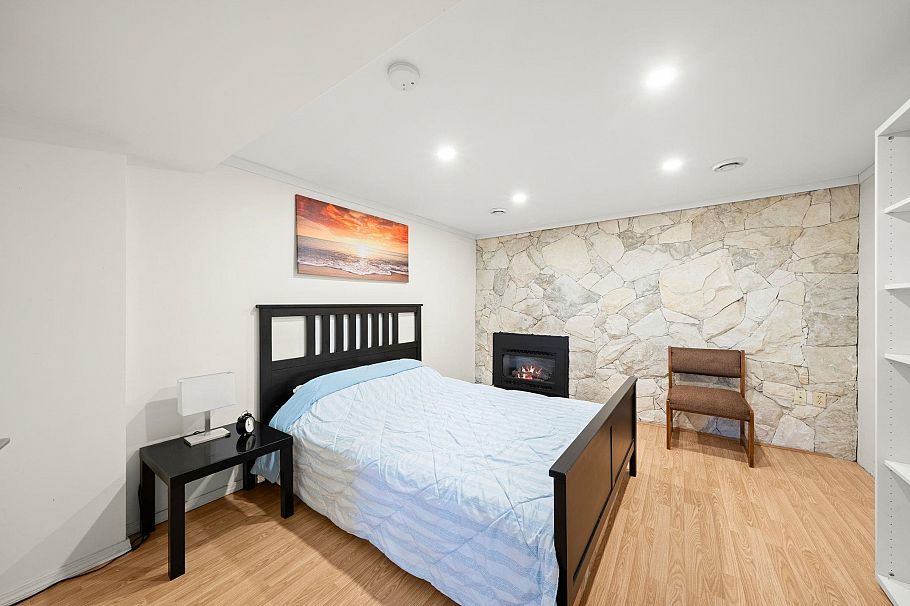 1436 Grand Boulevard North Vancouver, BC - 27