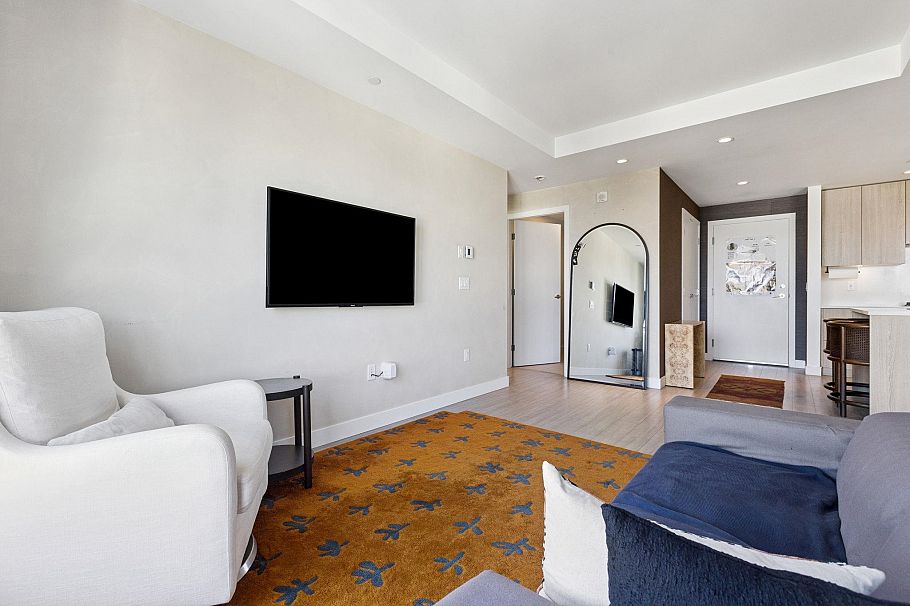 303 707 E 3rd Street North Vancouver, BC - 20