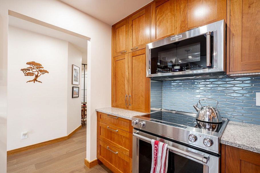 402 1281 Parkgate Avenue North Vancouver, BC - 5