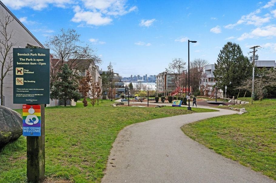 210 236 W 2nd Street North Vancouver, BC - 24