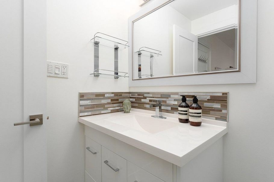 103 127 E 4th Street North Vancouver, BC - 20