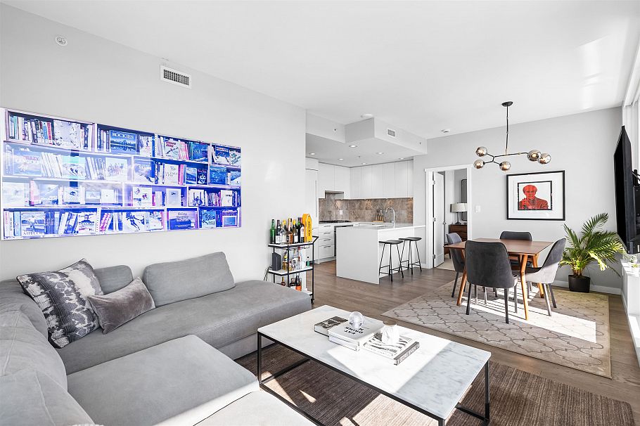 1210 118 Carrie Cates Court North Vancouver, BC - 7