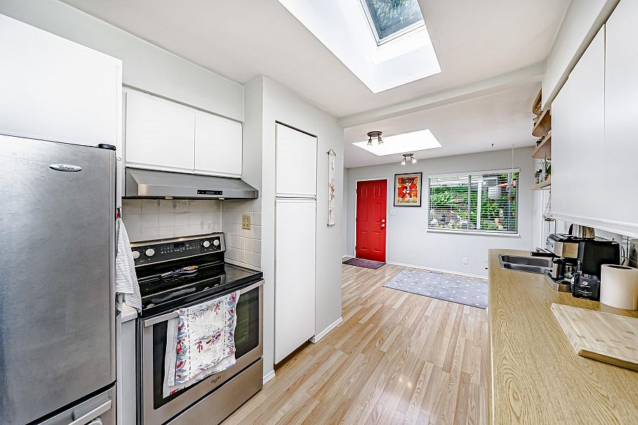 1749 Deep Cove Road North Vancouver, BC - 7