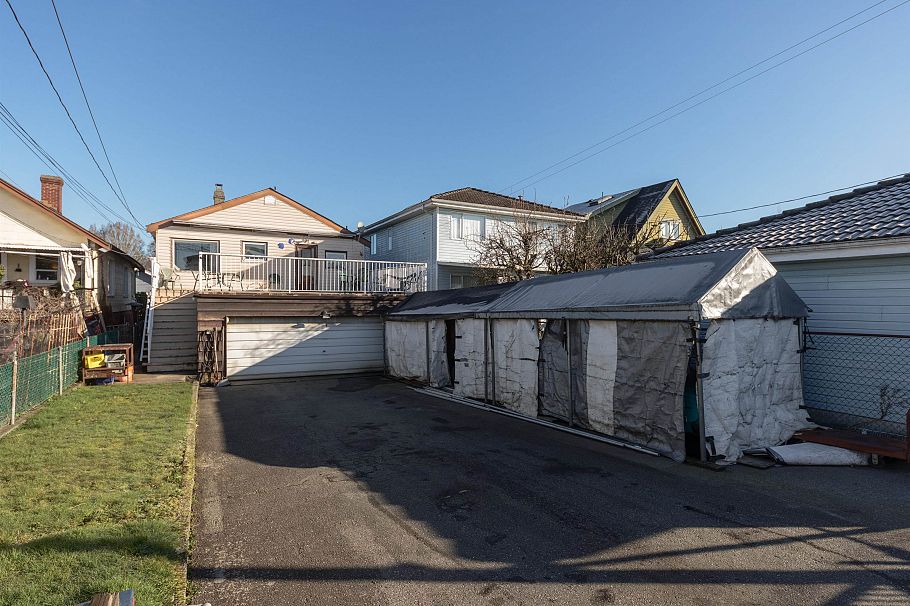 1266 E King Edward Avenue Vancouver, BC - 8