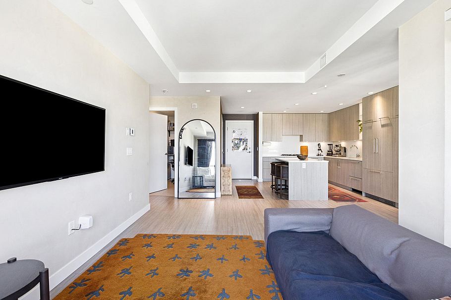 303 707 E 3rd Street North Vancouver, BC - 19