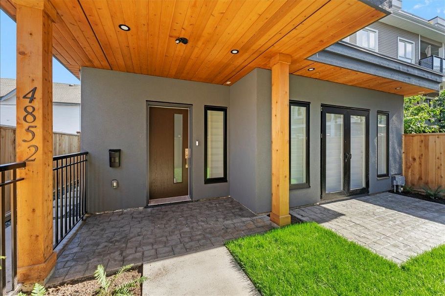 4852 Slocan Street Vancouver, BC - 2