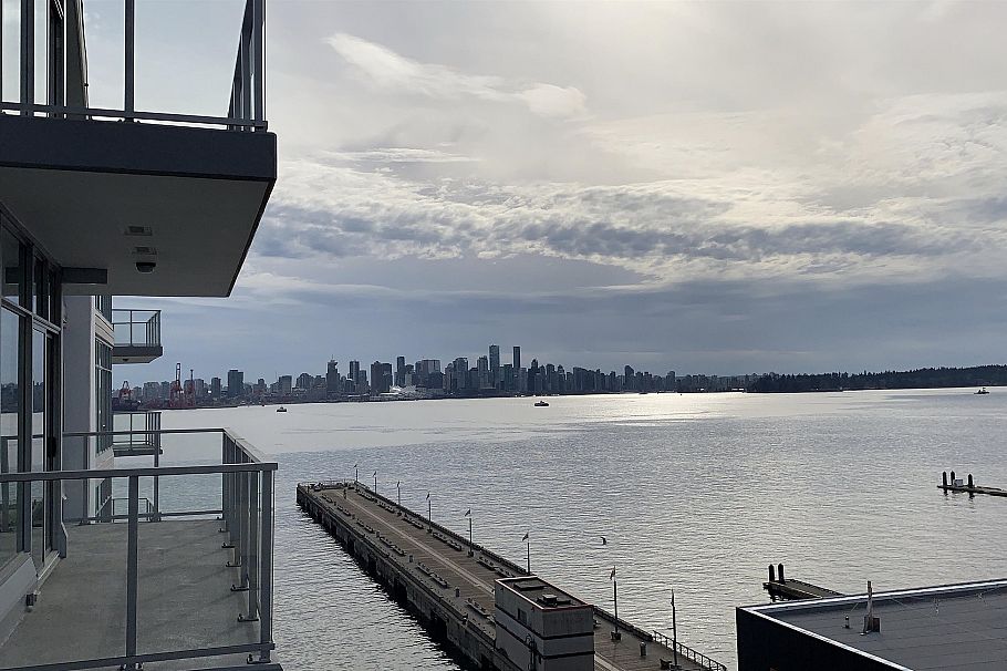 807 175 Victory Ship Way Vancouver, BC - 2