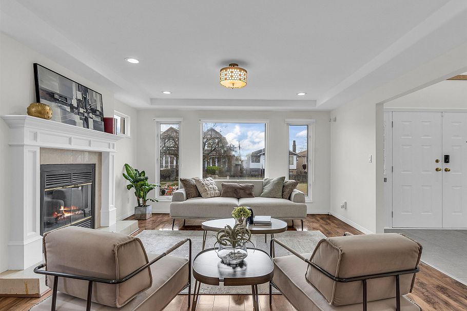 47 E 50th Avenue Vancouver, BC - 4