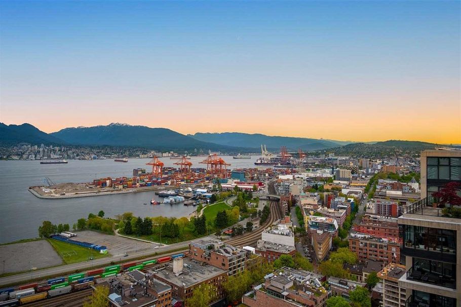 3304 128 W Cordova Street Vancouver, BC - 2