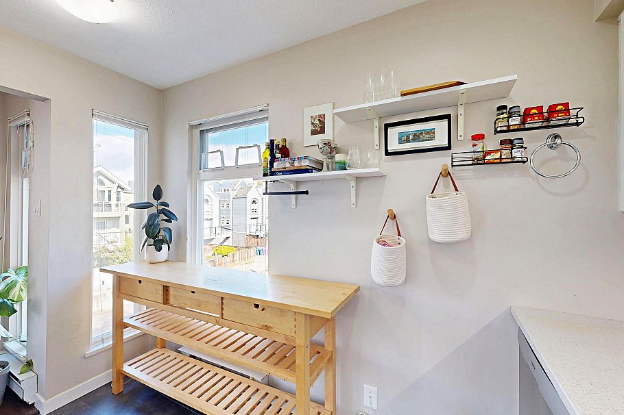 307 865 W 15th Avenue Vancouver, BC - 6