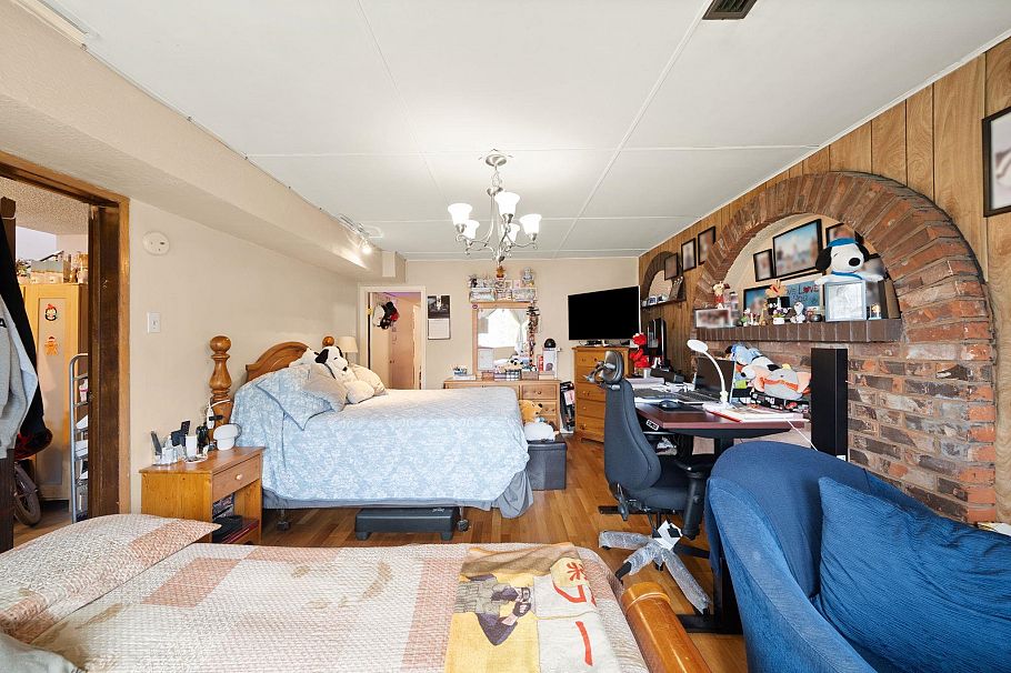 2540 E 24th Avenue Vancouver, BC - 26