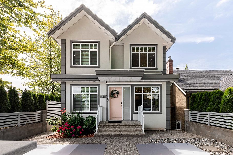 2388 E 2nd Avenue Vancouver, BC - 1